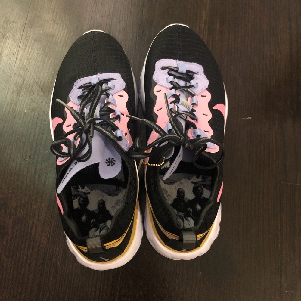 Kids nike sneakers!size 5.5